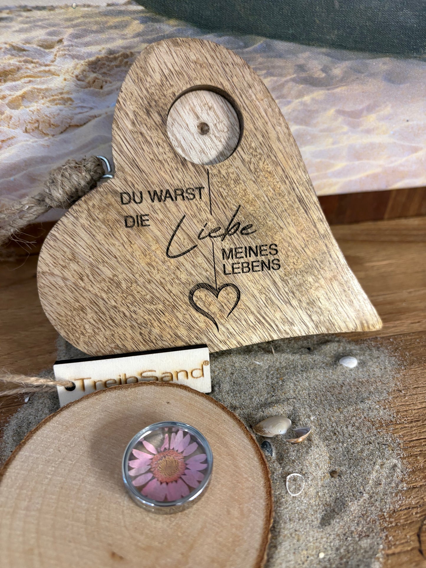 Erinnerungsherz aus Holz, zum Stehen oder Anhängen mit Medaillion und Gravur