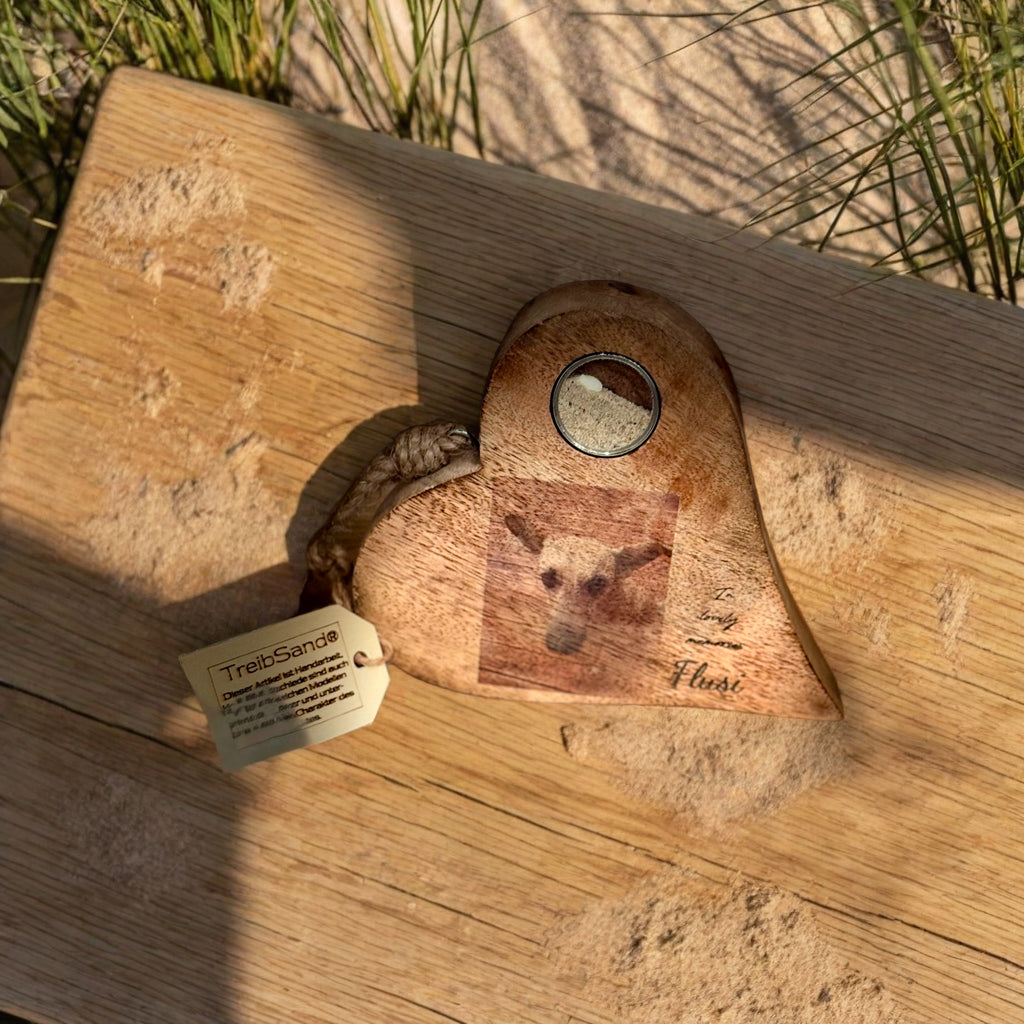 Erinnerungsherz aus Holz, zum Stehen oder Anhängen mit Foto, Medaillion und Gravur