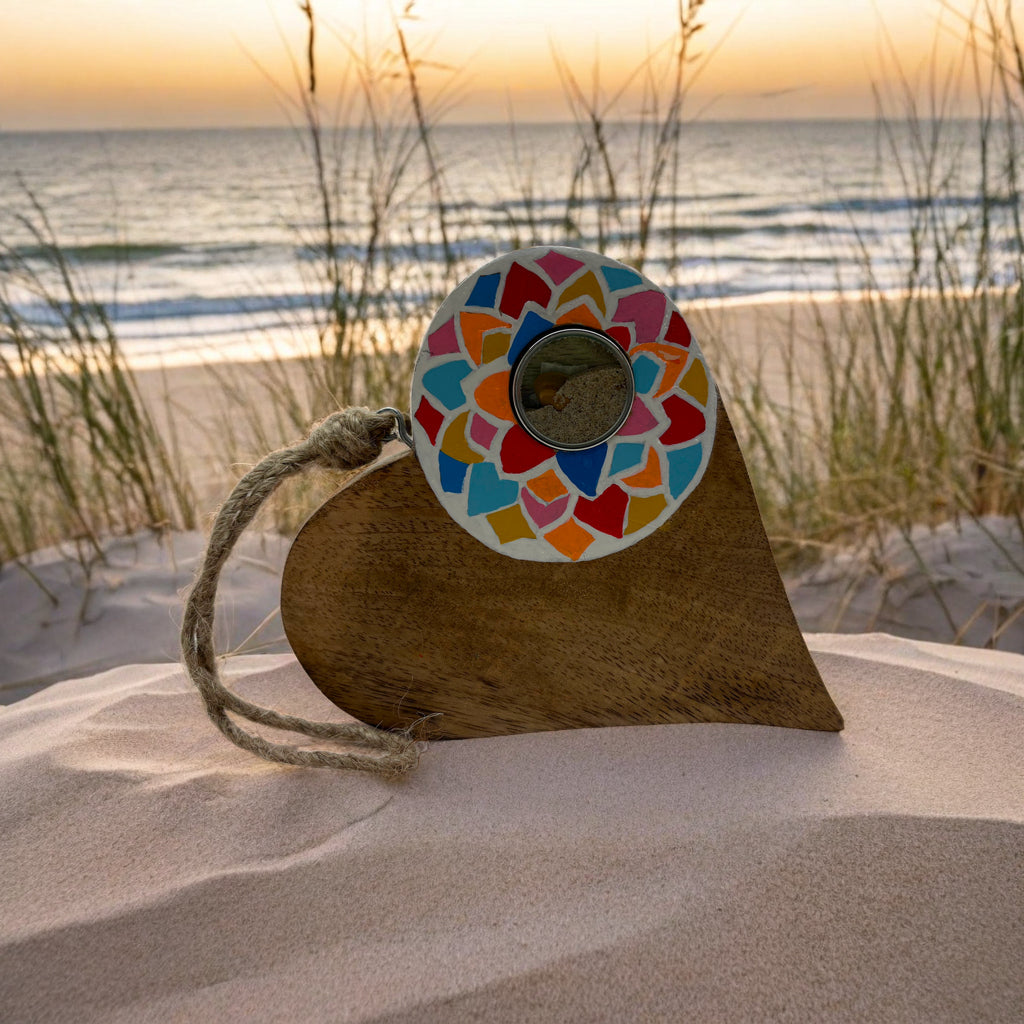 Erinnerungsherz WAVE, aus Holz, zum Stehen oder Anhängen mit Medaillion und Gravur