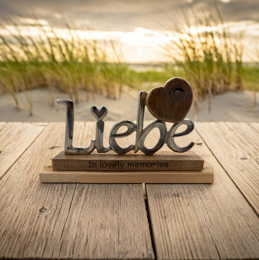 Erinnerungsschriftzug "Liebe"