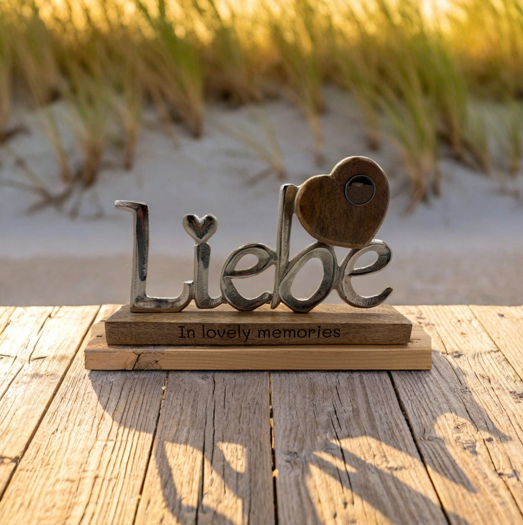 Erinnerungsschriftzug "Liebe"