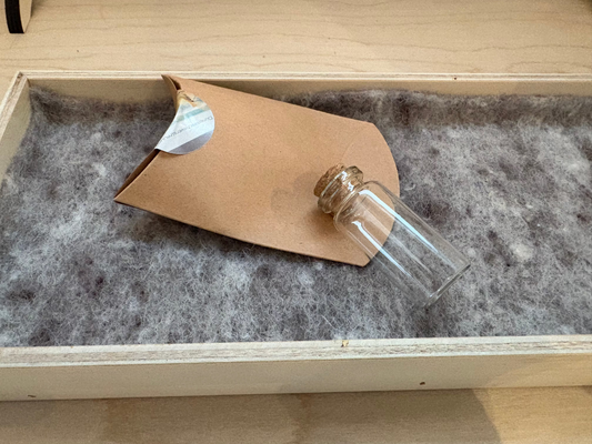 Erinnerungsaschebottle, kleine Glasflasche